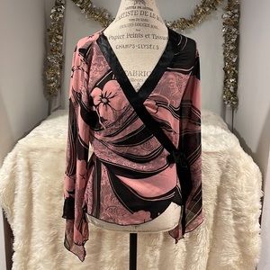 Forever 21 Size:L Pink/Black Long Sleeves Shawl.